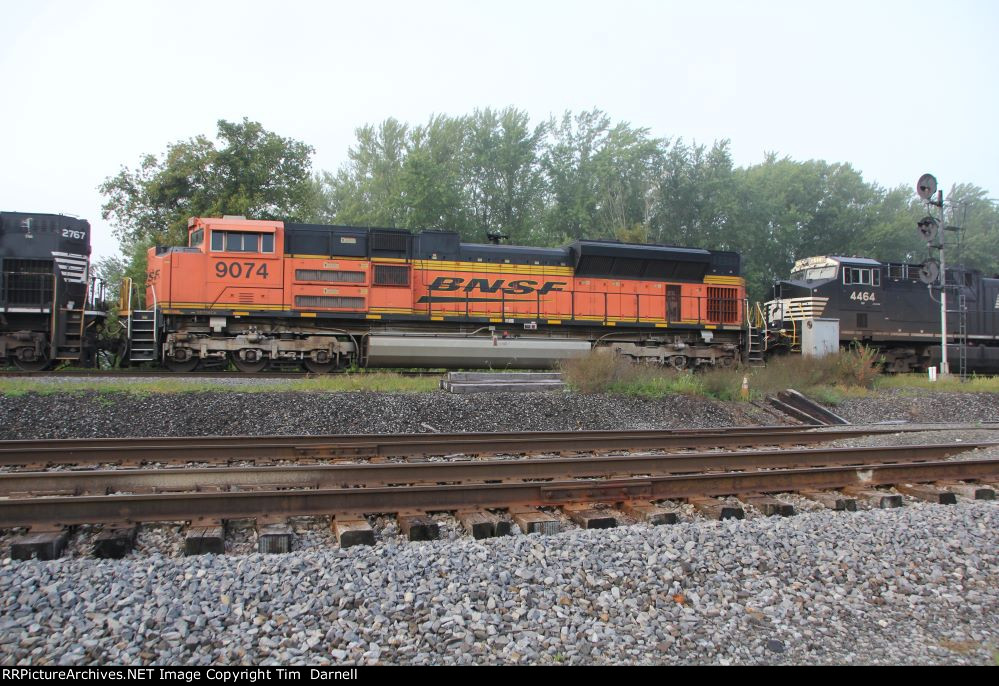 BNSF 9074